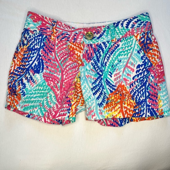 Lilly Pulitzer Callahan Shorts
Size 00 | Vibrant Tropical Print - Picture 1 of 6